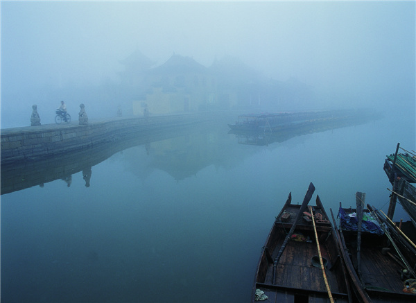 Zhouzhuang in the rain