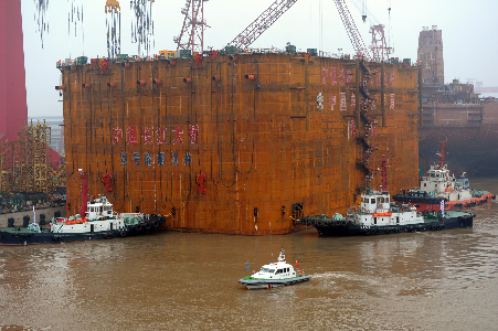 World's largest pier caisson floated successfully in Nantong