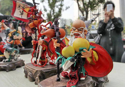 Intangible cultural heritage show opens in Nantong City