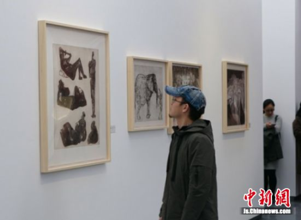 International print art works on show in Wuxi