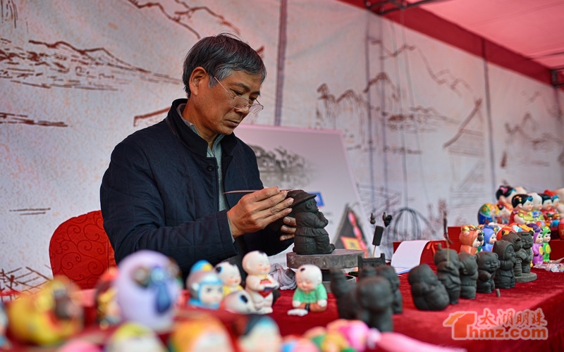 50 intangible cultural heritage works gather in Wuxi