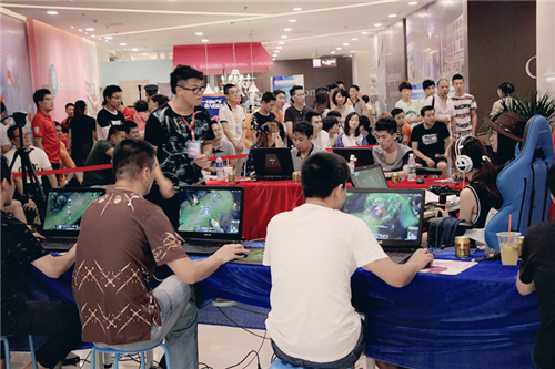 E-sports event appeals to fans