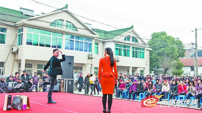 Quyi performances staged at Xianfeng community
