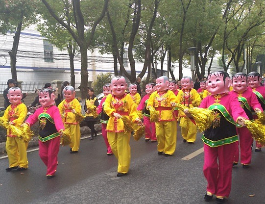 Old traditions come alive: Pageant parade