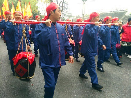 Old traditions come alive: Pageant parade