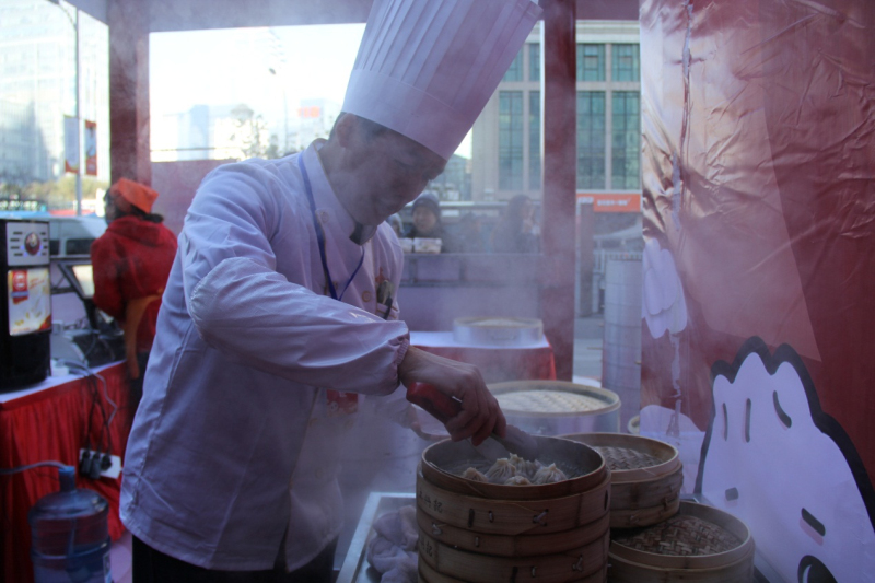 Wuxi showcases steamed bun culture