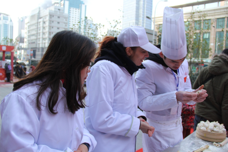 Wuxi showcases steamed bun culture