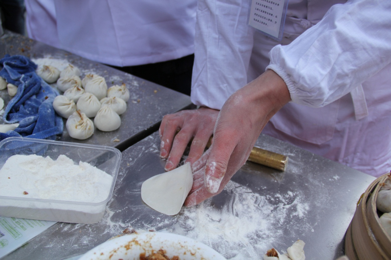 Wuxi showcases steamed bun culture