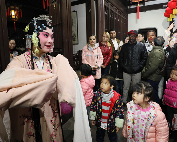 Expats joined locals celebrating Lantern Festival in Wuxi