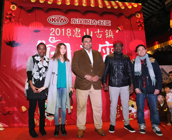 Expats joined locals celebrating Lantern Festival in Wuxi