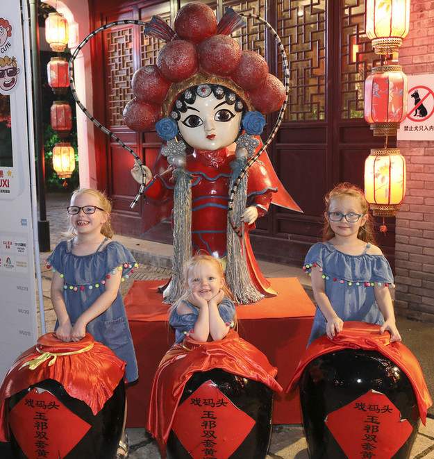 Expats join Wuxi locals to celebrate Mid-Autumn Festival