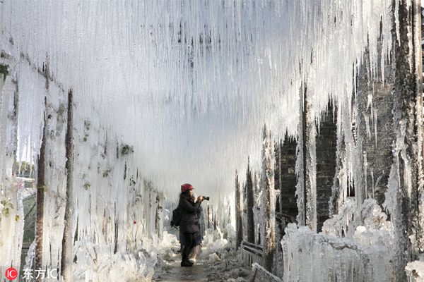 Icicle spectacle shines in Wuxi