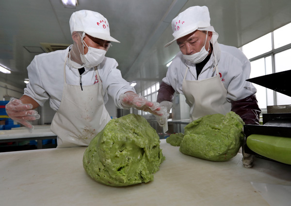 Traditional rice cakes add to festive atmosphere