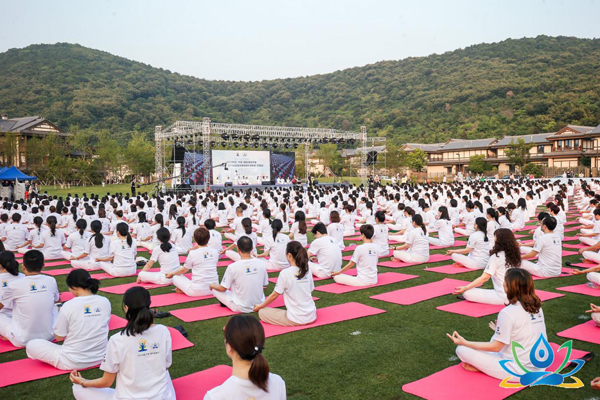 International yoga festival kicks off in Wuxi