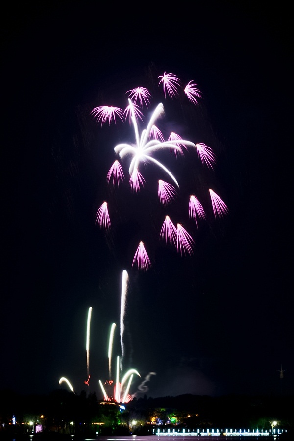 Firework shows held in Wuxi