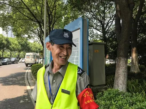 Legendary Wuxi traffic officer resumes his career