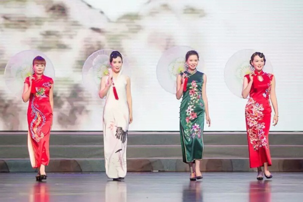 Qipao enthusiasts get pumped up in Yixing