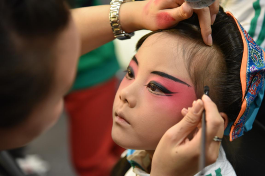 Wuxi opera performed on national stage