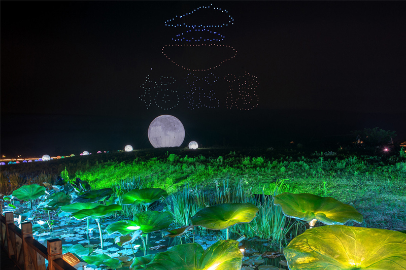 500 drones illuminate the night sky at Nianhuawan in Wuxi
