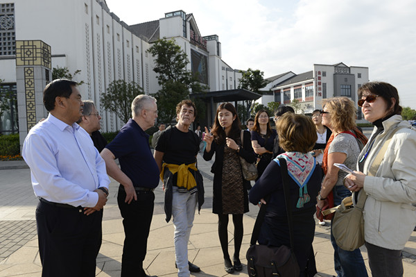 Snapshots: Foreign journalists in Zhangjiagang