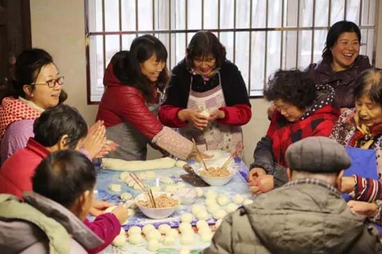 Traditions unite families in Zhangjiagang