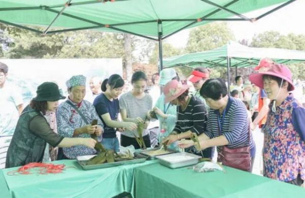 Dragon Boat Festival marked in Shuangshan with folk events