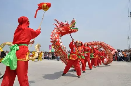 Zhangjiagang residents enjoy traditional festival activities