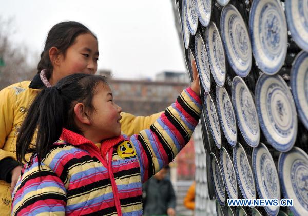 Giant porcelain rabbit to greet Chinese New Year