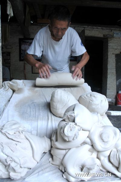 Porcelain-making art in Jingdezhen to bid for intangible cultural heritage