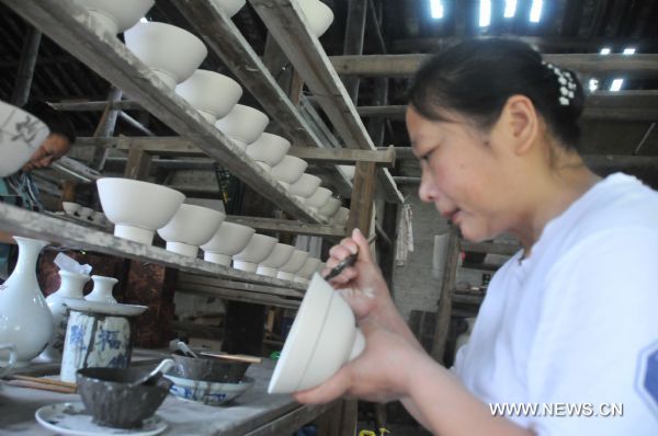 Porcelain-making art in Jingdezhen to bid for intangible cultural heritage