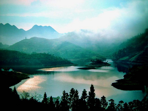 <EM>Yuangyang</EM> (Lovebirds) Lake