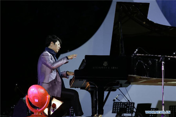 Pianist Lang Lang holds concert at Tianchi Lake