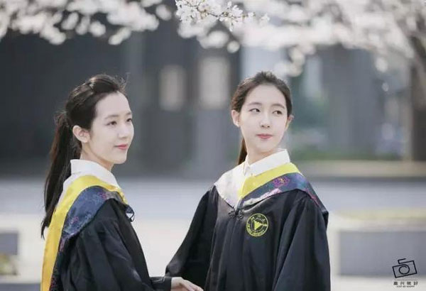 Twin sisters to study in London