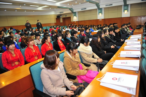 Loving care activity at universities begins in Dandong