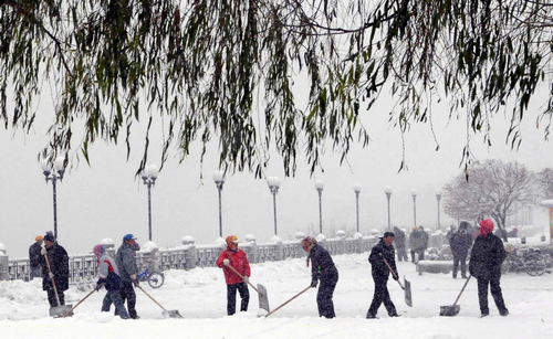 Cold front hits N China