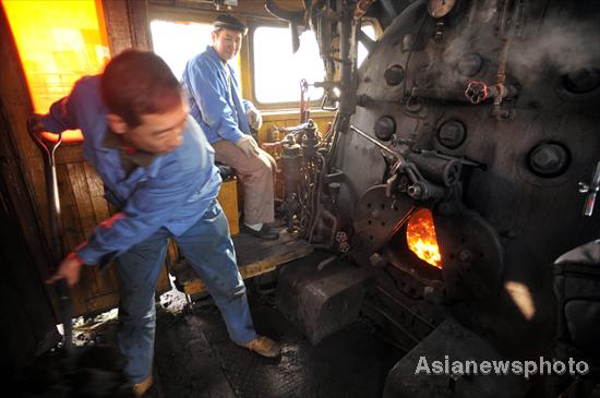 Last steam locomotive retires in NE China