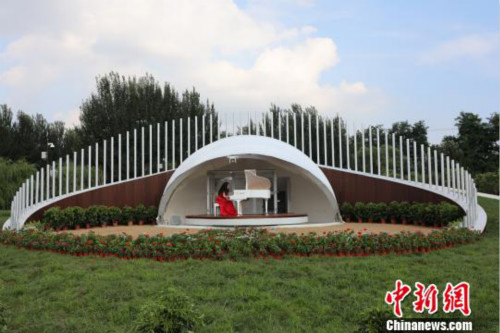 Piano square makes debut in Shenyang