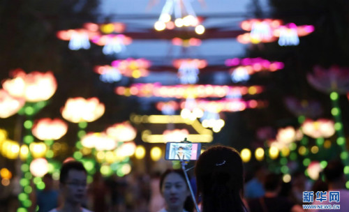 Colorful lanterns illuminate Shenyang