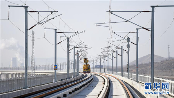Overhead power lines installed on Beijing-Shenyang HSR