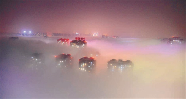 Dense fog turns Shenyang into fairyland