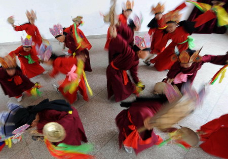 Naxi ethnic culture brought into school