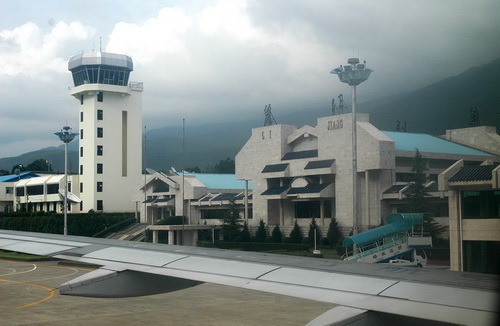 Passenger flow of Lijiang Airport to reach 2,500,000