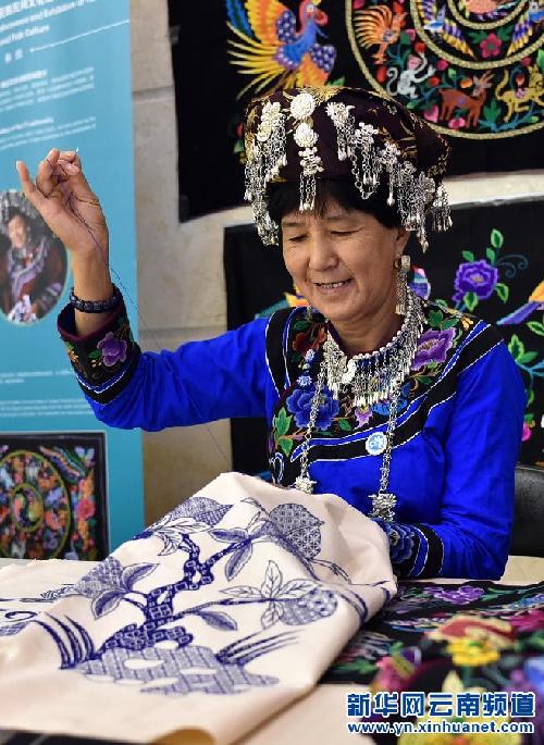 Lijiang traditional handcraft arts show at CSA Expo