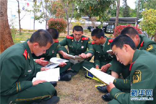 Lijiang promotes reading among soldiers<BR>