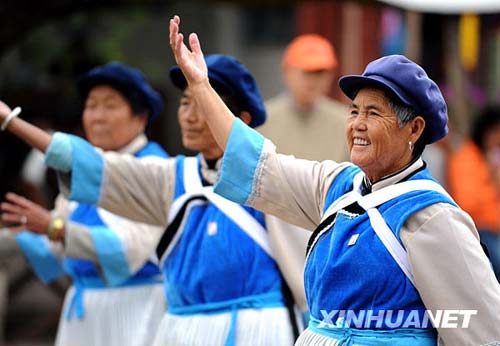 Dance and dine in Lijiang Old Town