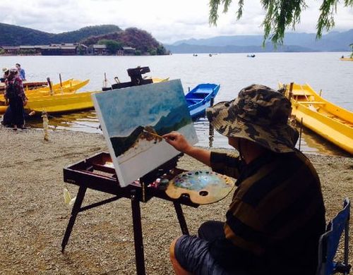 Lijiang trains artists through local painting sessions