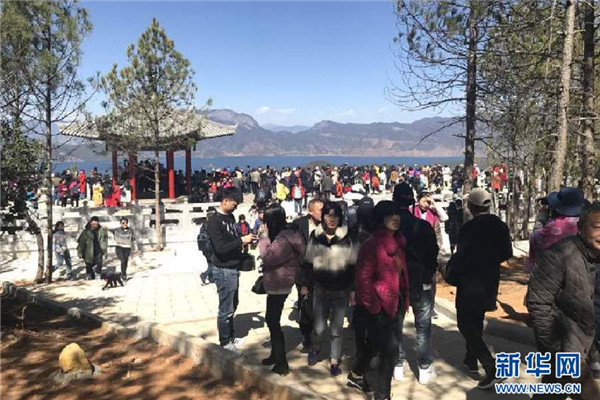 Lijiang receives 810,700 visitors during Spring Festival