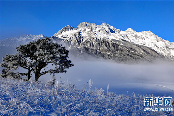 Yulong Snow Mountain controls tourist flow for glazier preservation