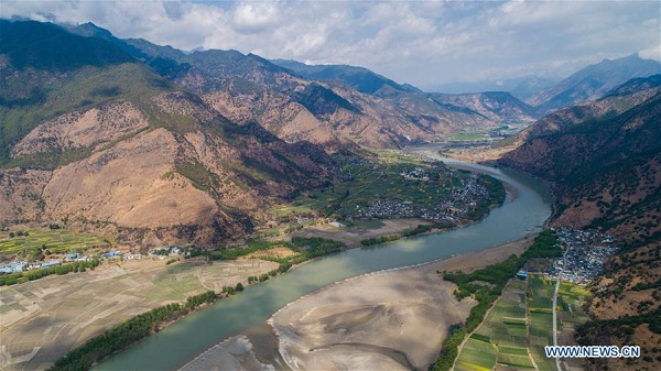 Aerial view of bend of Jinsha River in Lijiang, SW China's Yunnan