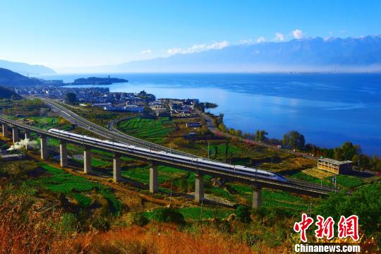 New high-speed railway links Lijiang and Guilin